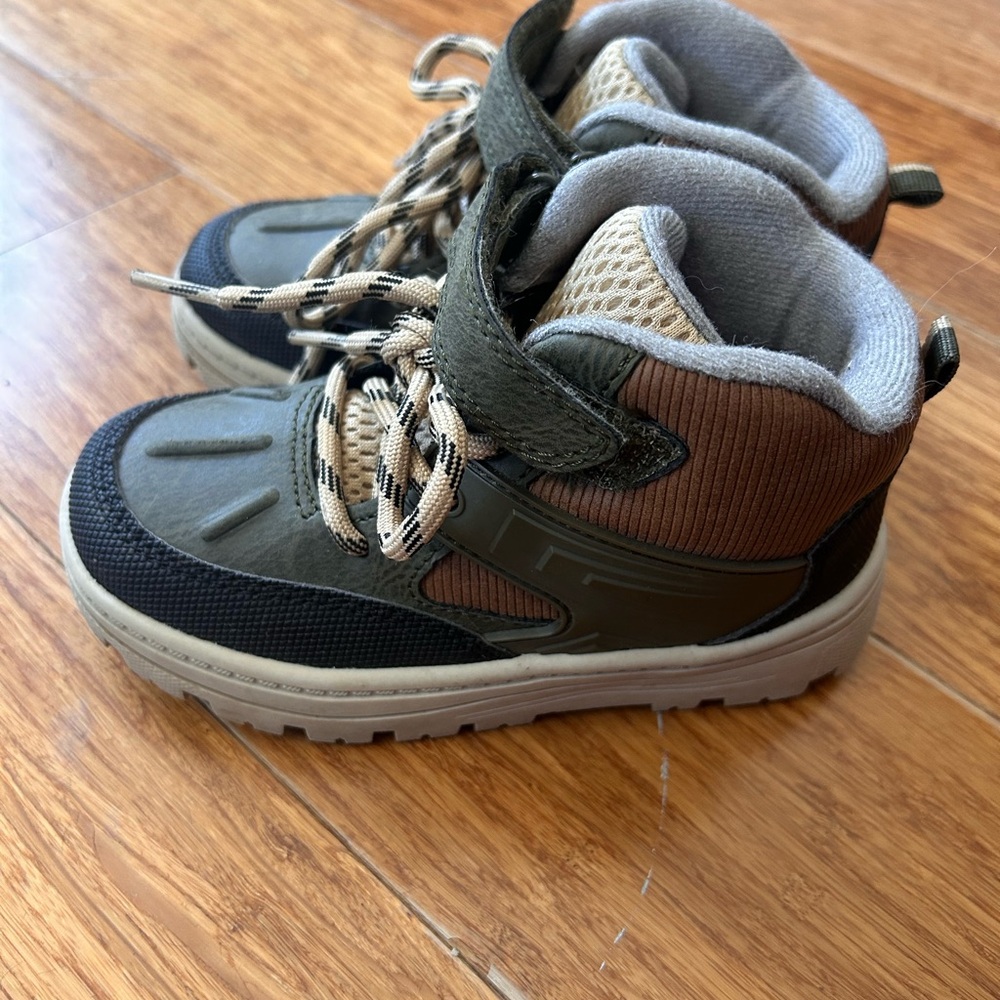 Carters Boots - Picture 2 of 3